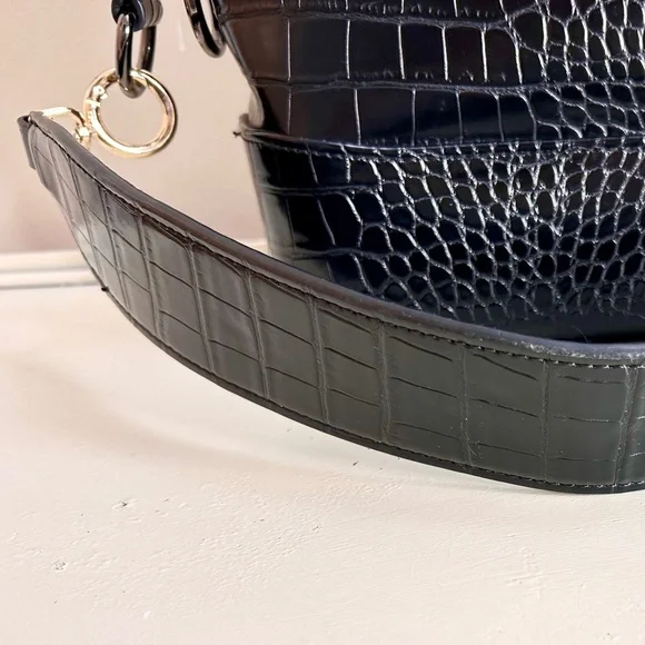 Black Croc Embossed Faux Leather Top Handle Wide Shoulder Strap Purse - Picture 3 of 6